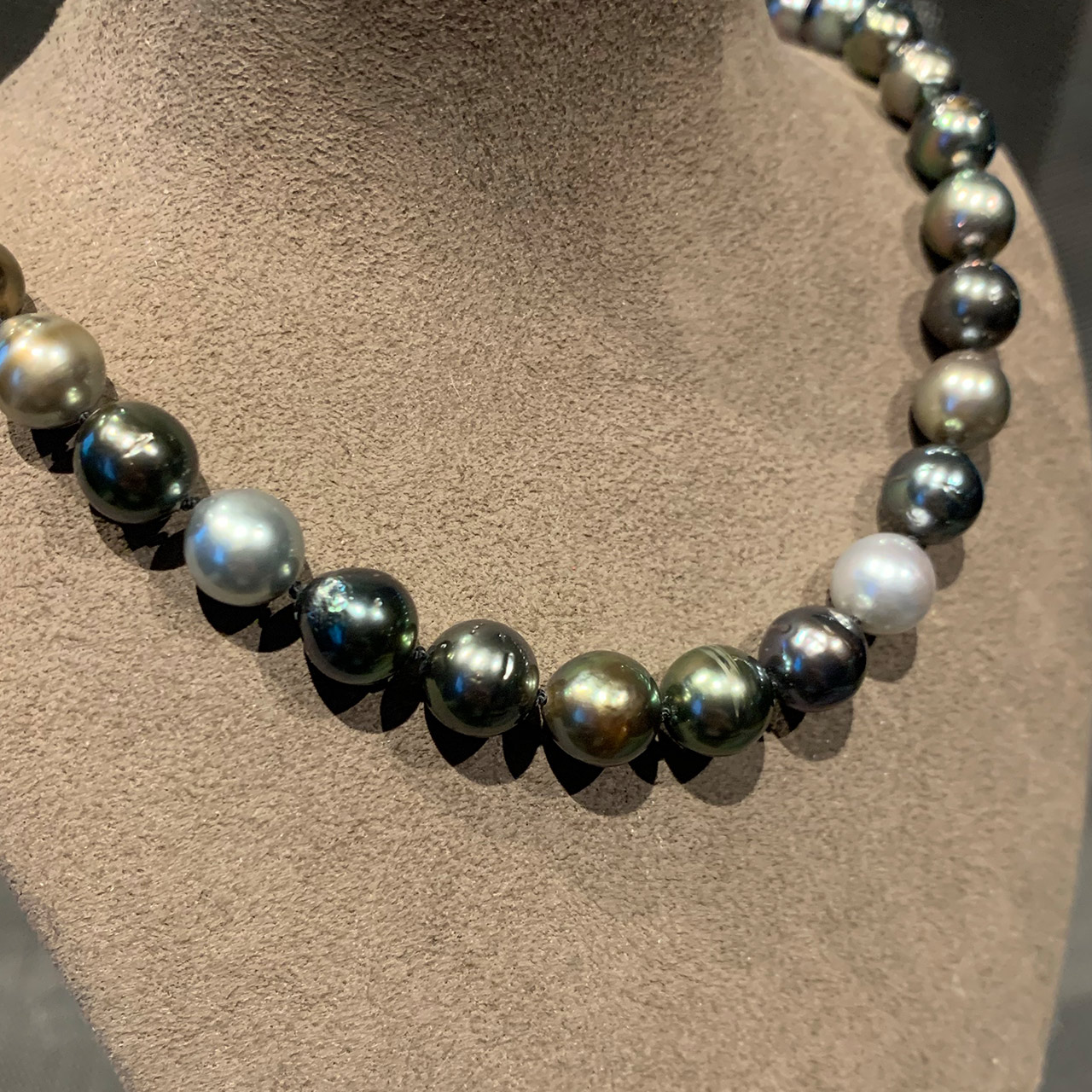 Taiti Perlen Collier aus 585/- Gelbgold mit Diamanten EXPC4006