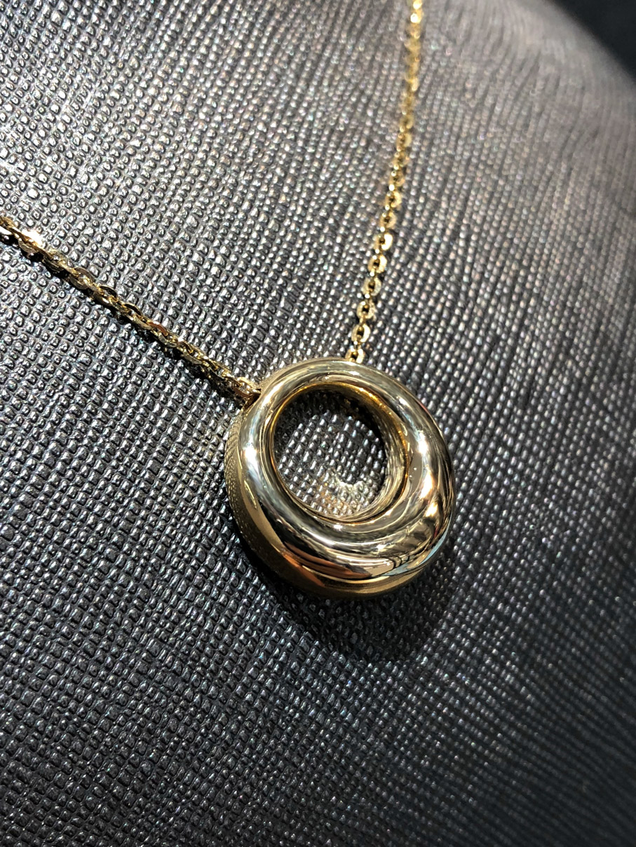 Kreisförmiges Collier aus 585/- Gold EXC4009